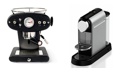 cafetiere nespresso et cafe moulu