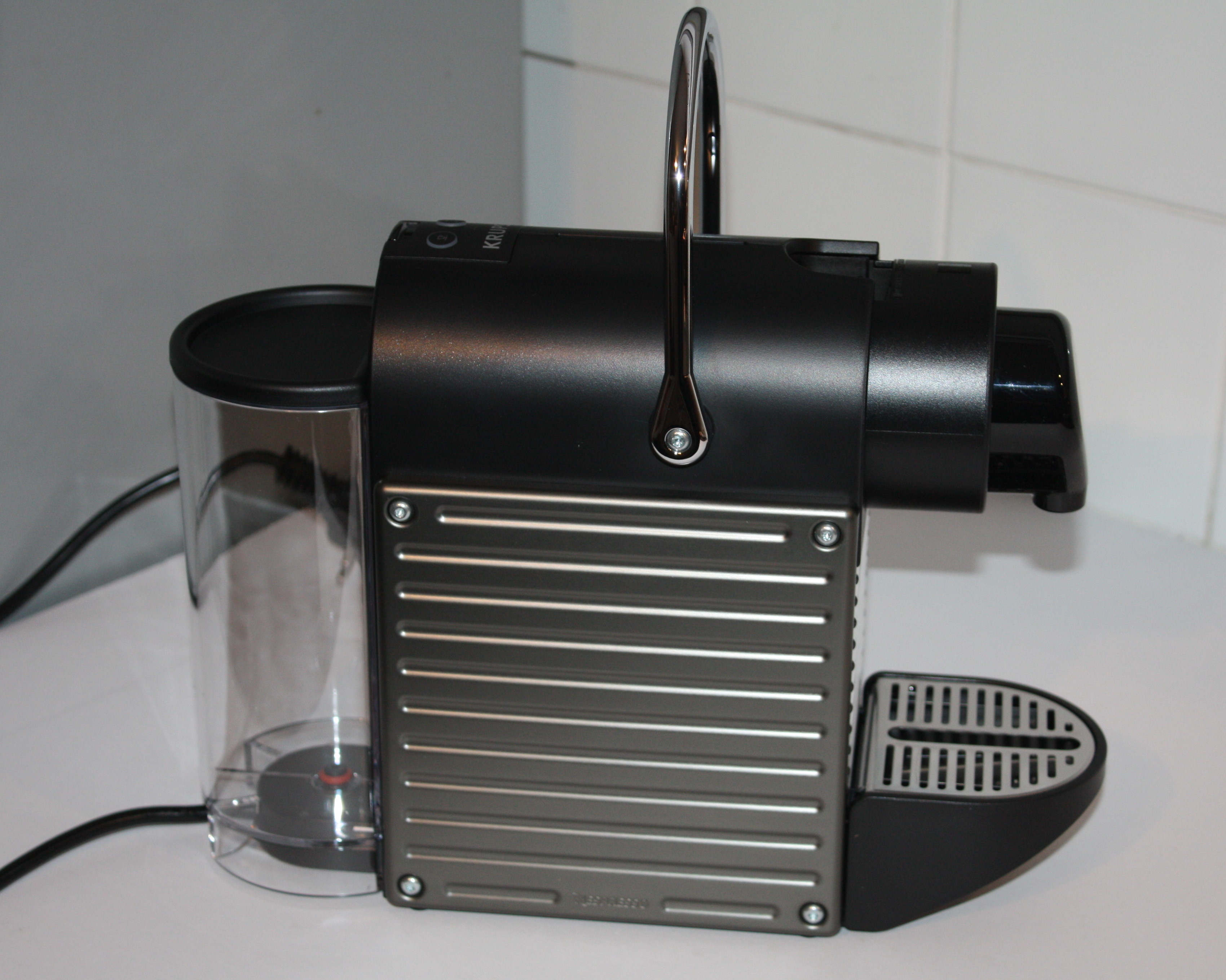 cafetiere nespresso pixie titane