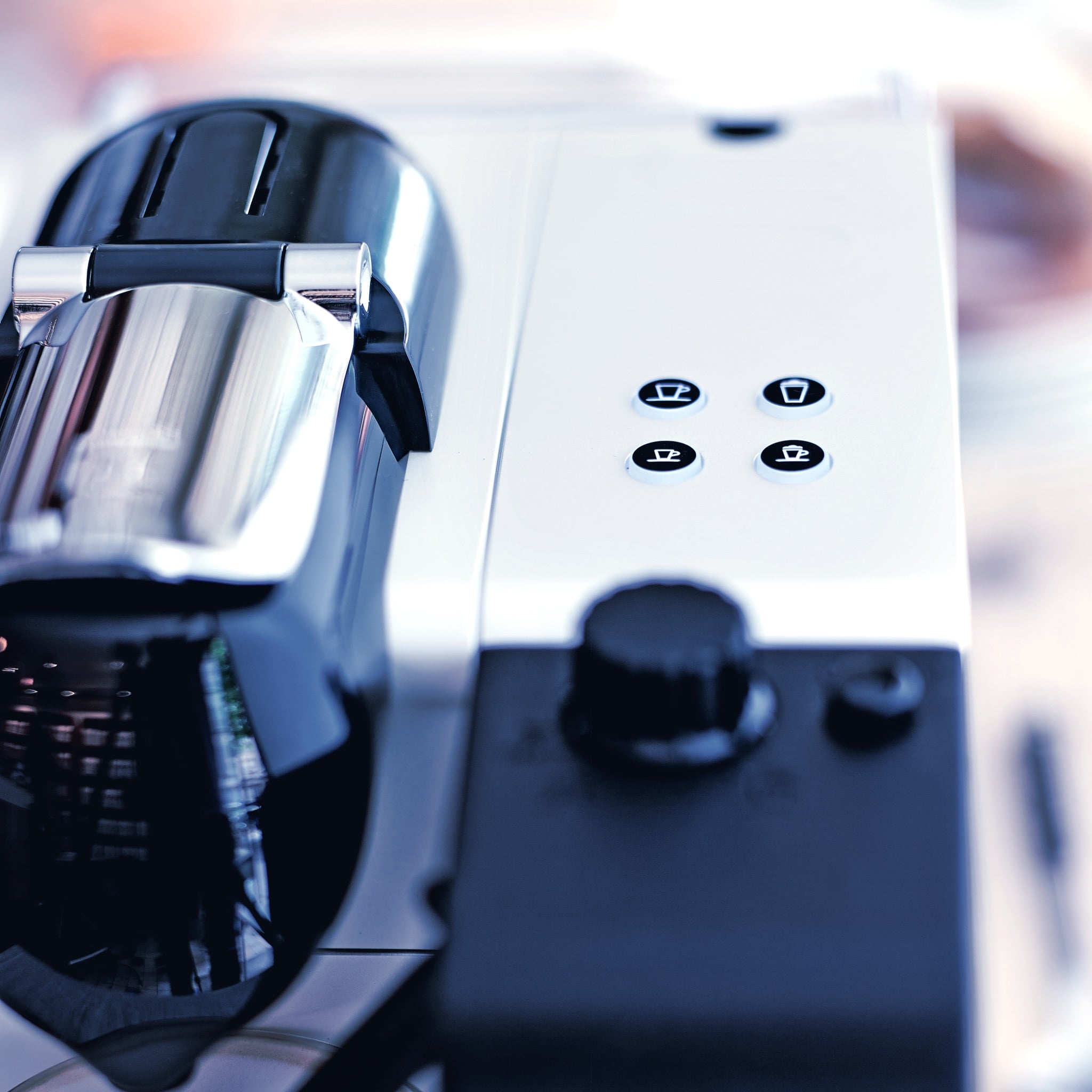 cafetiere nespresso restee allumee