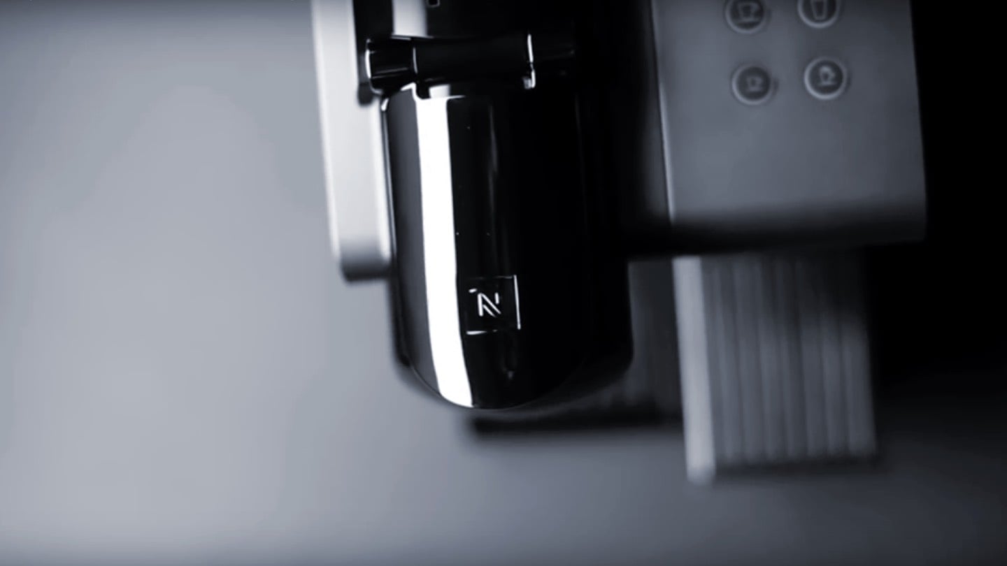 cafetiere nespresso restee allumee